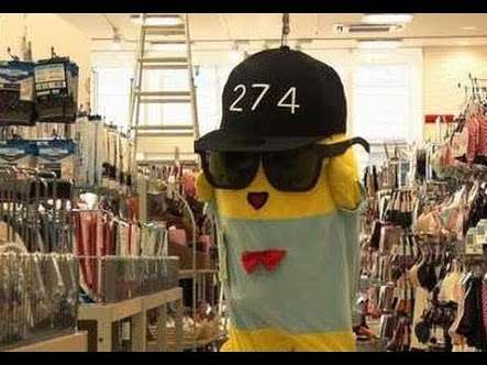 コテハンを有名人にして、ブレないコメントをするトピ