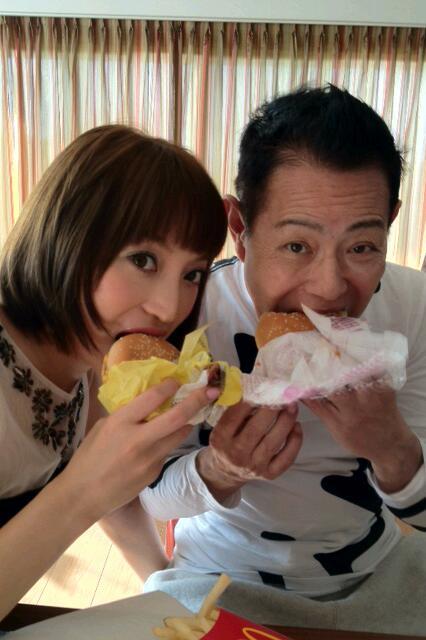 「ピザ、すた丼、あずきバー…」“ほぼ妖怪”水木しげる93歳の食生活が完全に若者だった件