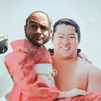 【大相撲五月場所】「遠藤の等身大顔出しパネル」を楽しむ力士たちがかわいい - NAVER まとめ