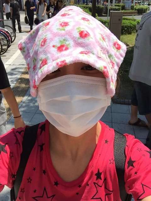 炎天下を歩く華原朋美が強烈すぎる
