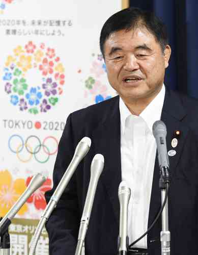 遠藤利明五輪担当相「金30個取れなければクビになる人出る」