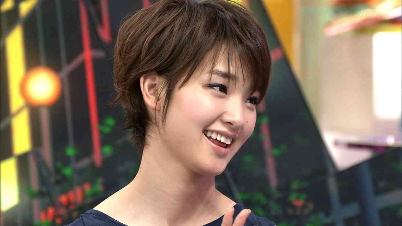 剛力彩芽、CMで1人3役挑戦　久々にセミロングも
