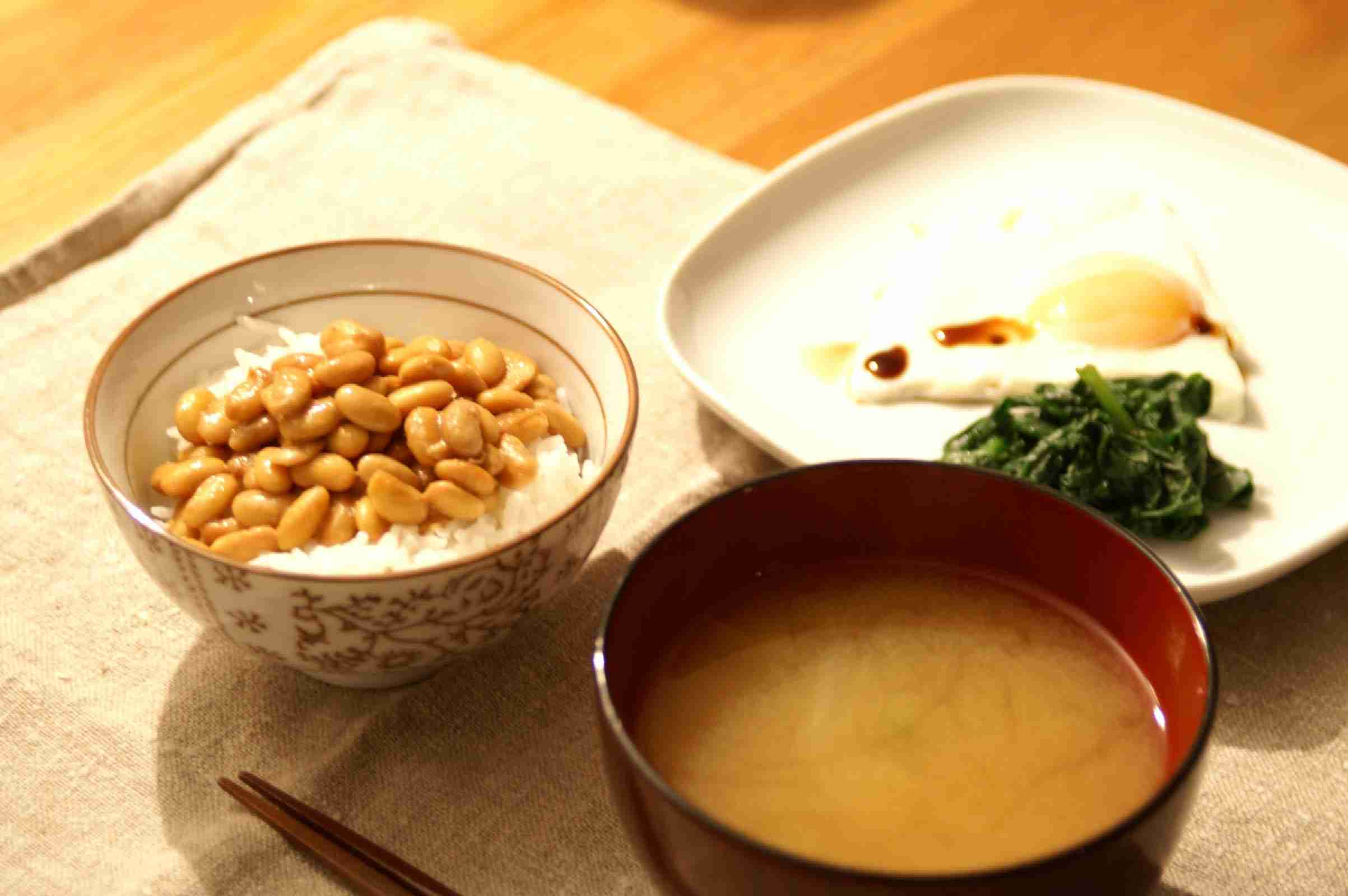 保育園から朝食に菓子パンNGのお知らせが。みんなの朝食は?