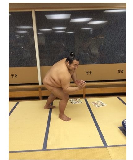 とにかく明るい豊ノ島！「安村ネタ」にネットで大絶賛！しかも履いてない｜面白ニュース 秒刊SUNDAY