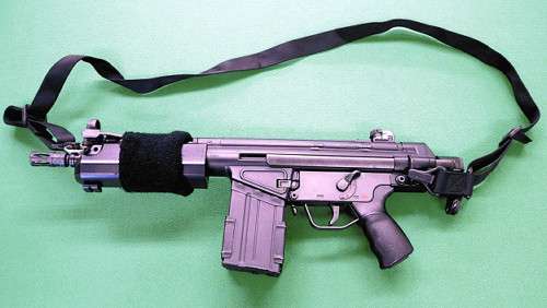 ２歳にエアガン360発の父親「妻取られ嫉妬」