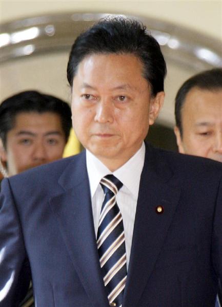 ひざまづいて謝罪　韓国で鳩山由紀夫元首相