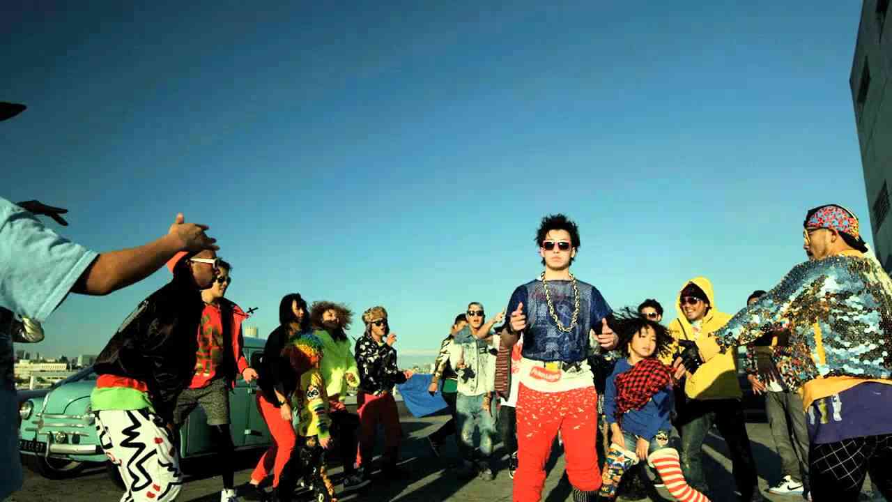 Xperia TVCM 「デュアルダンス」篇 60秒スペシャルムービー - YouTube