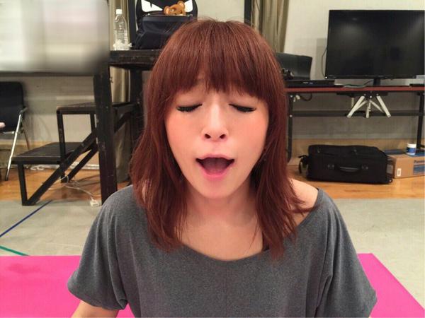唇が不自然すぎる……浜崎あゆみの新“お直し”ジャケット写真が、またまた物議