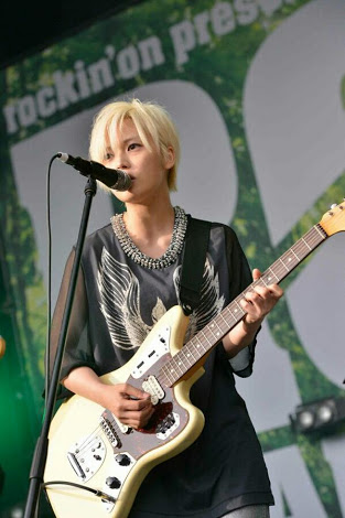歌手yui「とても幸せ」一卵性の双子の男児出産