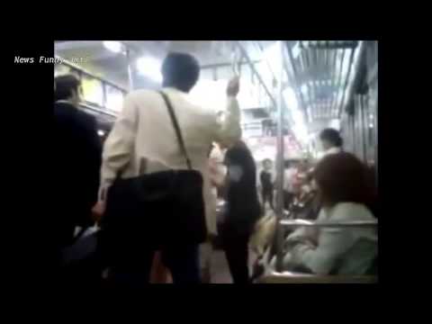 【喧嘩 日本】 電車内で喧嘩　おっさん、おばさん、キチガイが怒鳴りあい　【殴り合い】 - YouTube