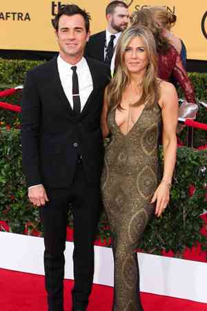 ジェニファー・アニストンとジャスティン・セロー、結婚！｜ニュース（海外セレブ・ゴシップ）｜VOGUE
