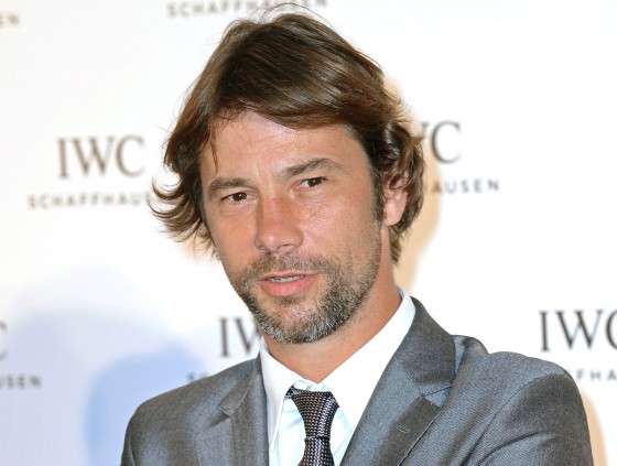ジャミロクワイのボーカルがうつ病に…51歳女性ファンに愛を告白し続けられ