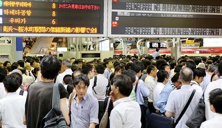 原因はバカッター?京浜東北線の架線切れは「バックを投げた」と証言するユーザが話題に