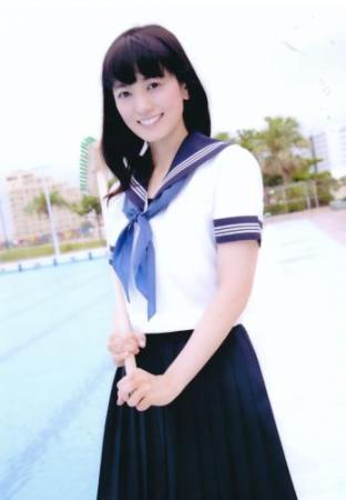 安田美沙子のセーラー服姿に絶賛「まだまだいけますね!」「可愛い!」。