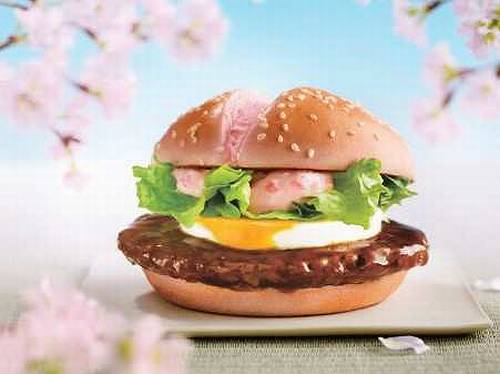 マクドナルドが春色「さくらてりたま」、ピンクのバンズに桜大根入りソース