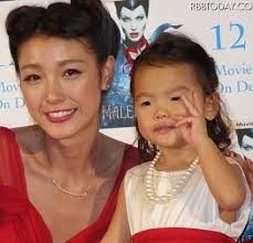 木下優樹菜、愛娘の誕生日を報告 幸せ家族ショットに反響