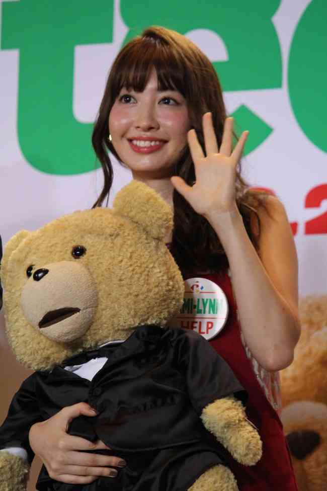 AKB48小嶋陽菜のツインテールが“可愛すぎる”と話題「27歳に見えない」「天使じゃん」