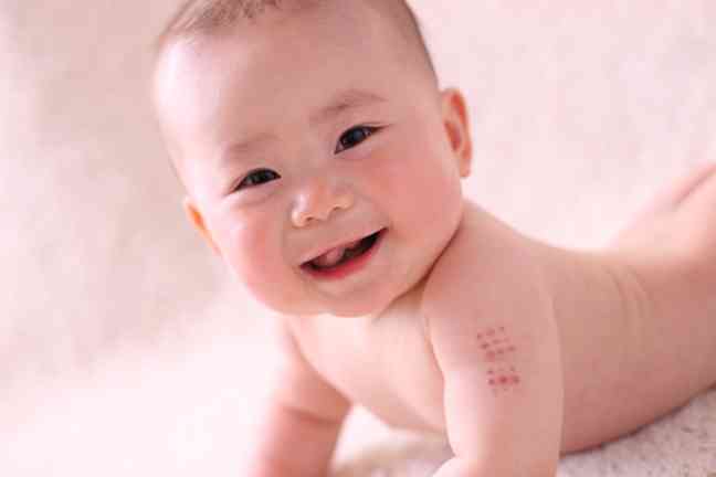 子供の微笑ましい画像