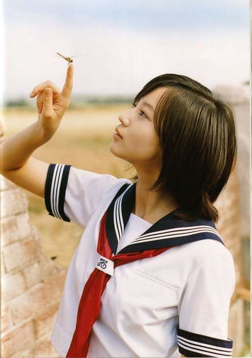 夏の制服姿の芸能人画像を貼っていこう!!