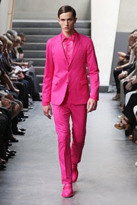 コテハンを有名人にして、ブレないコメントをするトピ