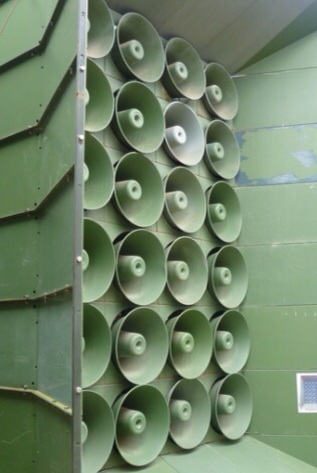 あなたの住まいの地域・拡声器による放送ありますか？無いですか？