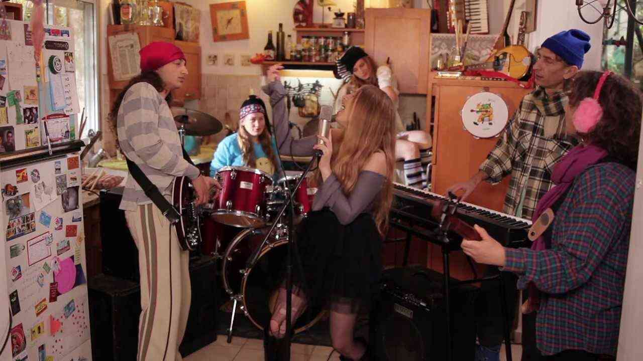 Somebody To Love - Queen cover by Kol HaMishpaha (Video Clip) - YouTube