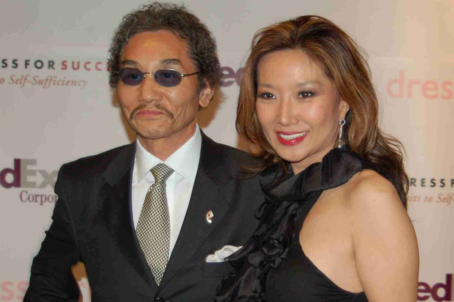 重症の米女優トリ・スペリングが日本食店提訴、火鉢に転倒で要皮膚移植の大やけど。