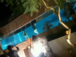 プール付きの家を建てた人いますか？