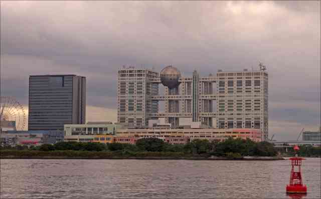 キー局最下位目前？フジテレビ日曜夜の3時間番組「日曜ファミリア」放送の理由