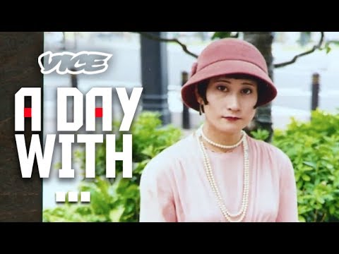 密着24時！現代に生きるモガ - 1920s Modern Girl - YouTube