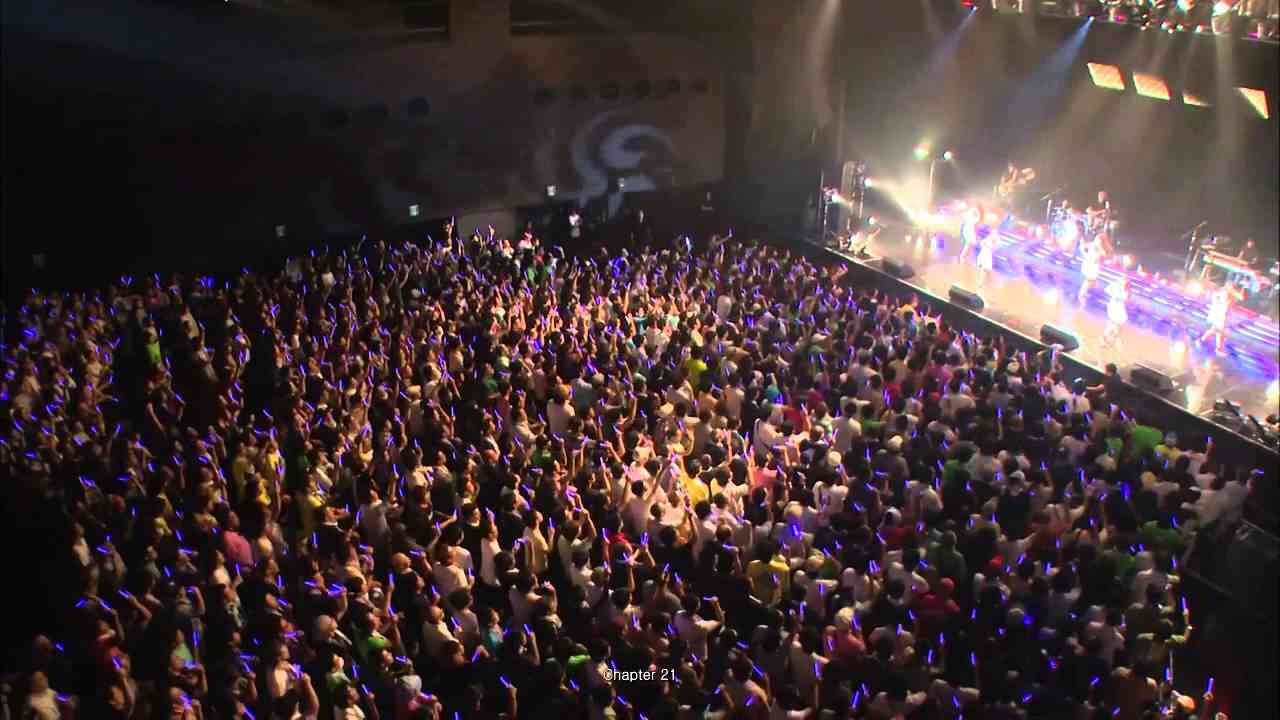 Dorothy Little Happy 恋は走りだした Zepp Live - YouTube