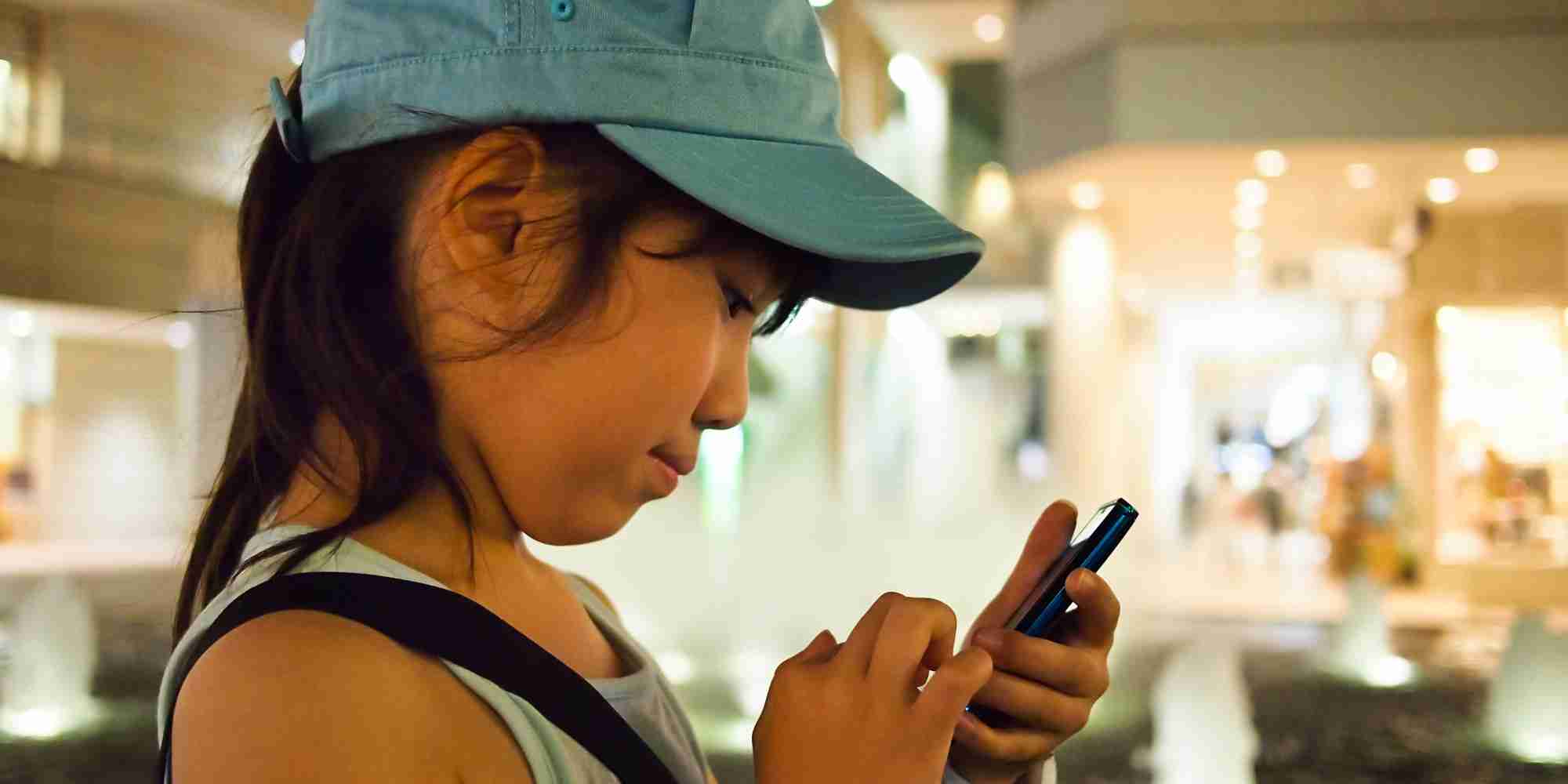 「LINEを使いたい」と子供がいったらどうする？ 親が知っておくべき、ネット依存やいじめの可能性