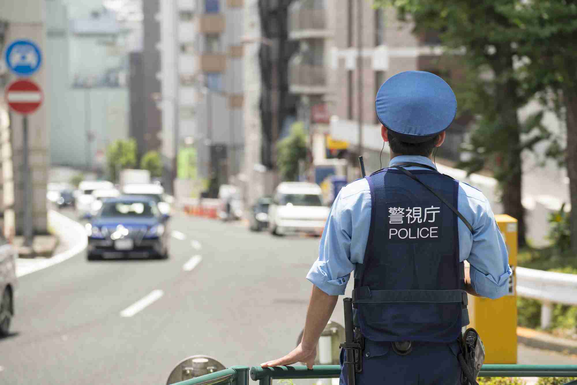 かなり厳しい…日本の警察官が拳銃を撃てる要件とは？ | シェアしたくなる法律相談所