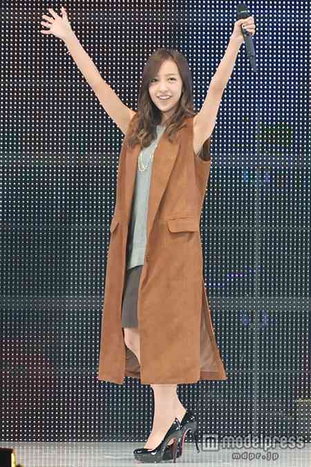 板野友美、デビュー10周年で「殻破れた」　神コレで秋の装い