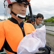 警視庁が救助ヘリからの映像を公開　被災者つり上げ収容：朝日新聞デジタル