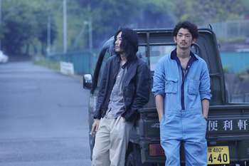 アンニュイな表情・雰囲気の男女の画像ください!