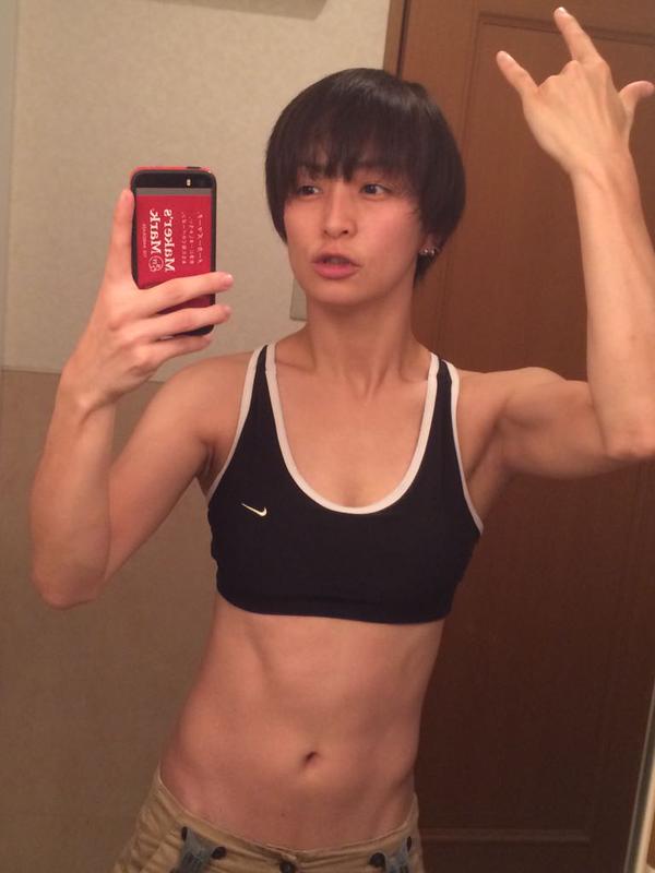 水野裕子、カナダの手荷物検査でフェイスローラーを空手の武器と認定され別室につれていかれる