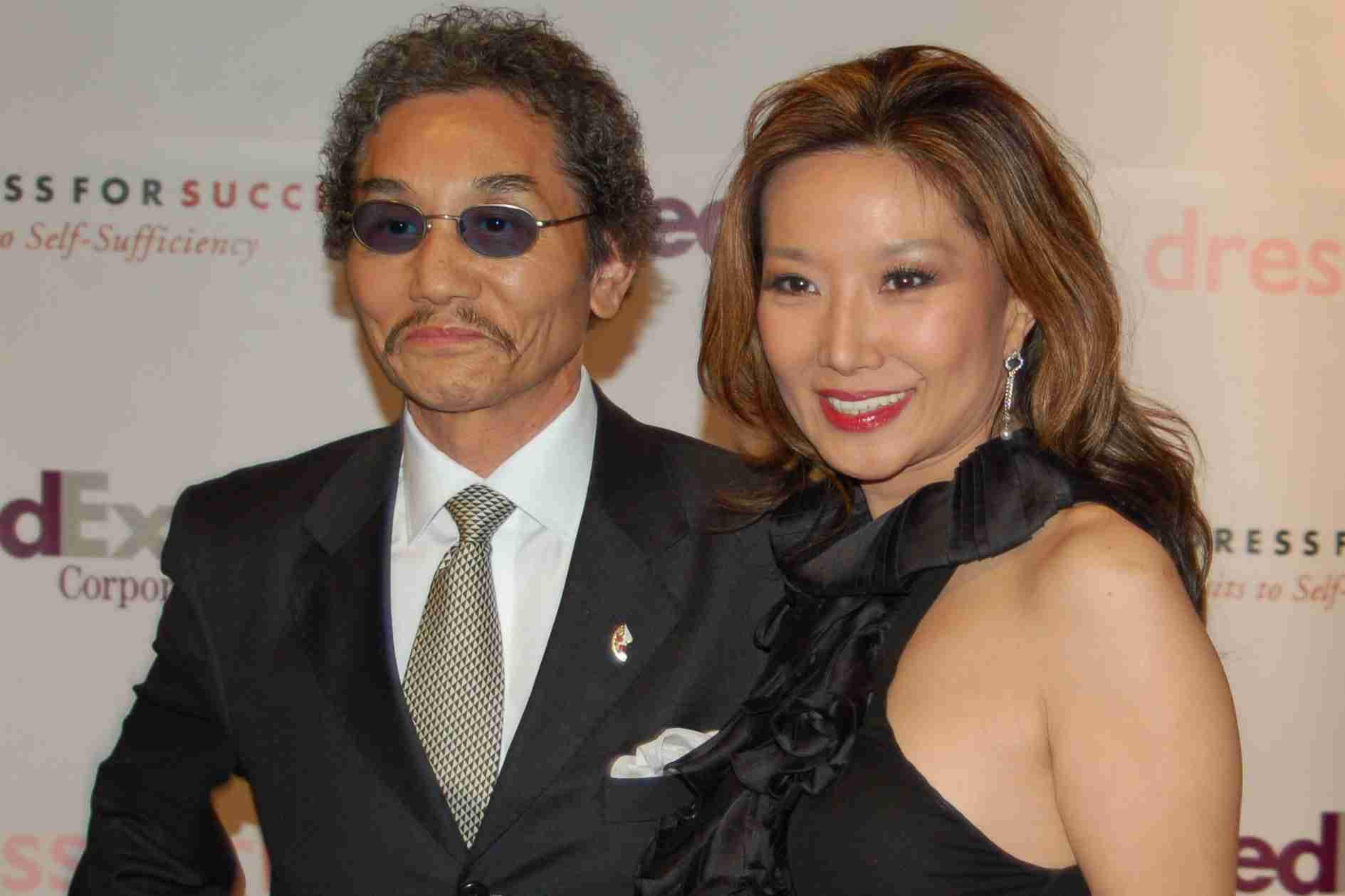 重症の米女優トリ・スペリングが日本食店提訴、火鉢に転倒で要皮膚移植の大やけど。