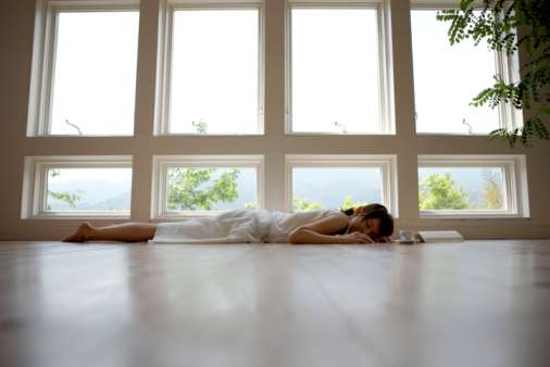 布団やベッドで寝ない人いますか？