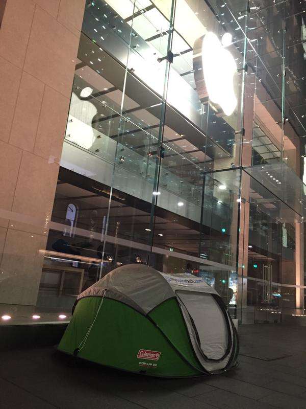 マジかよ！ iPhone6sを購入するためにもうアップルストア前に並んでいるヤツが目撃される