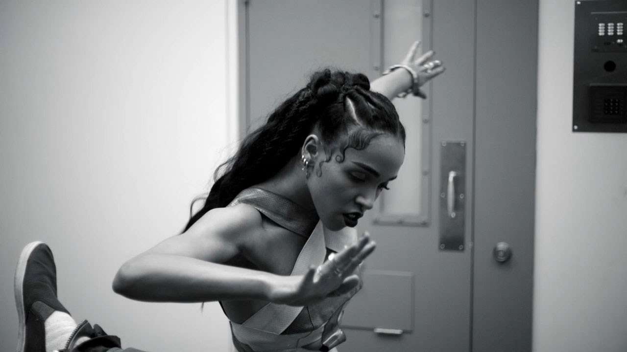 FKA twigs - Video Girl - YouTube