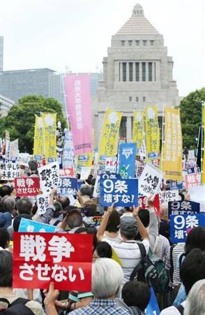 【痛快！テキサス親父】安保法案反対派の諸君！　論理破綻してるゼ　ヒトラーなら大規模集会も許さない - ZAKZAK