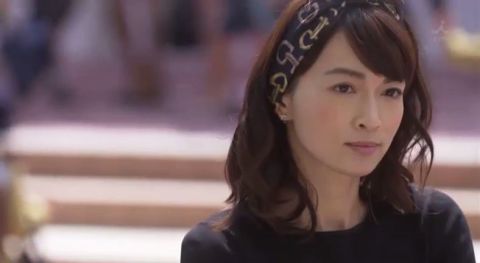 長谷川京子　就寝前の写真公開で「セクシー過ぎ」「気絶」