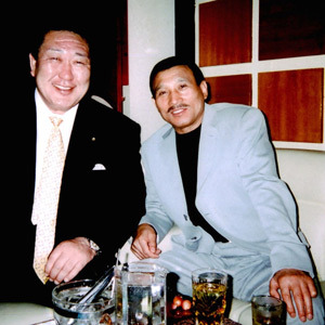 米VICE誌「最も危険な写真 in JAPAN」山口組六代目・司忍組長と日大理事長兼日本五輪委員会副会長・田中英寿氏ツーショット公開 | ロサンゼルス発 ジャパラマガジン®