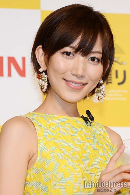 光宗薫、ミニワンピで美脚披露　プライベートの姿を告白