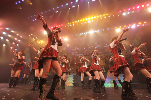 HKT48指原莉乃が衝撃告白、AKB グループの衣装は着回しだからにおう! 何10人もが洗濯せず回し着