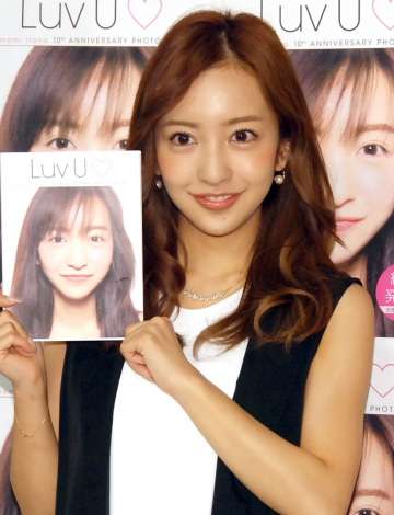 “デビュー10周年”板野友美、今後は「もっと素を出す」
