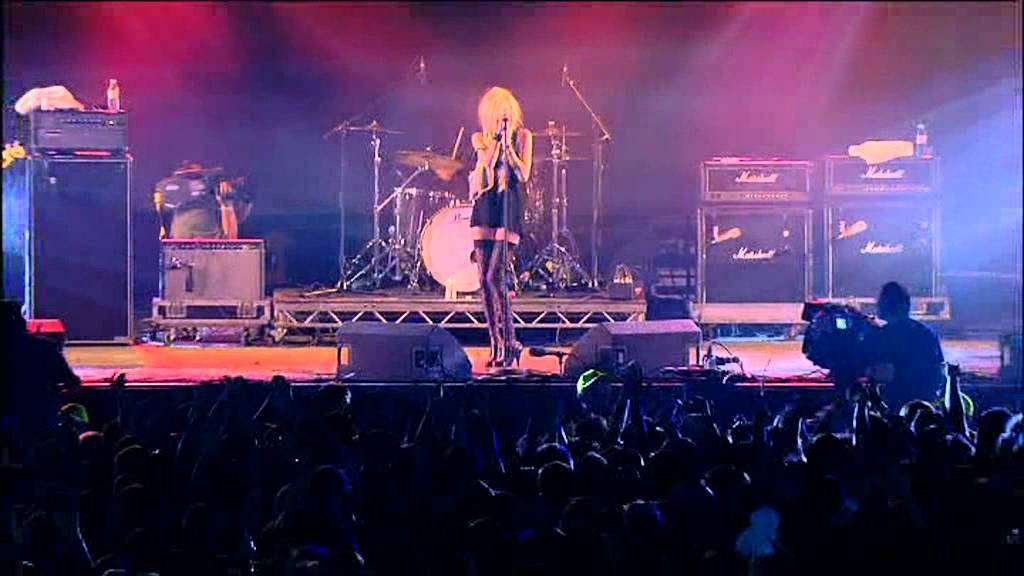 The Pretty Reckless - Factory girl @ T in the Park 2011 - HQ - YouTube