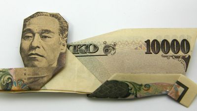 キッチン床下に190万円分のお札を隠した女性。たった4年でボロボロに(中国)