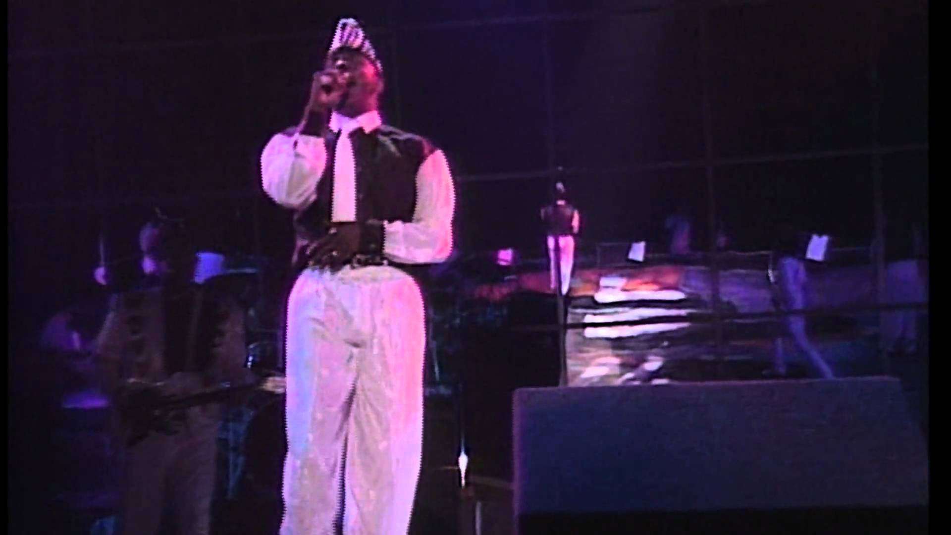 Earth, Wind & Fire - Fantasy (Live in Japan 1990) [1080p HD] - YouTube